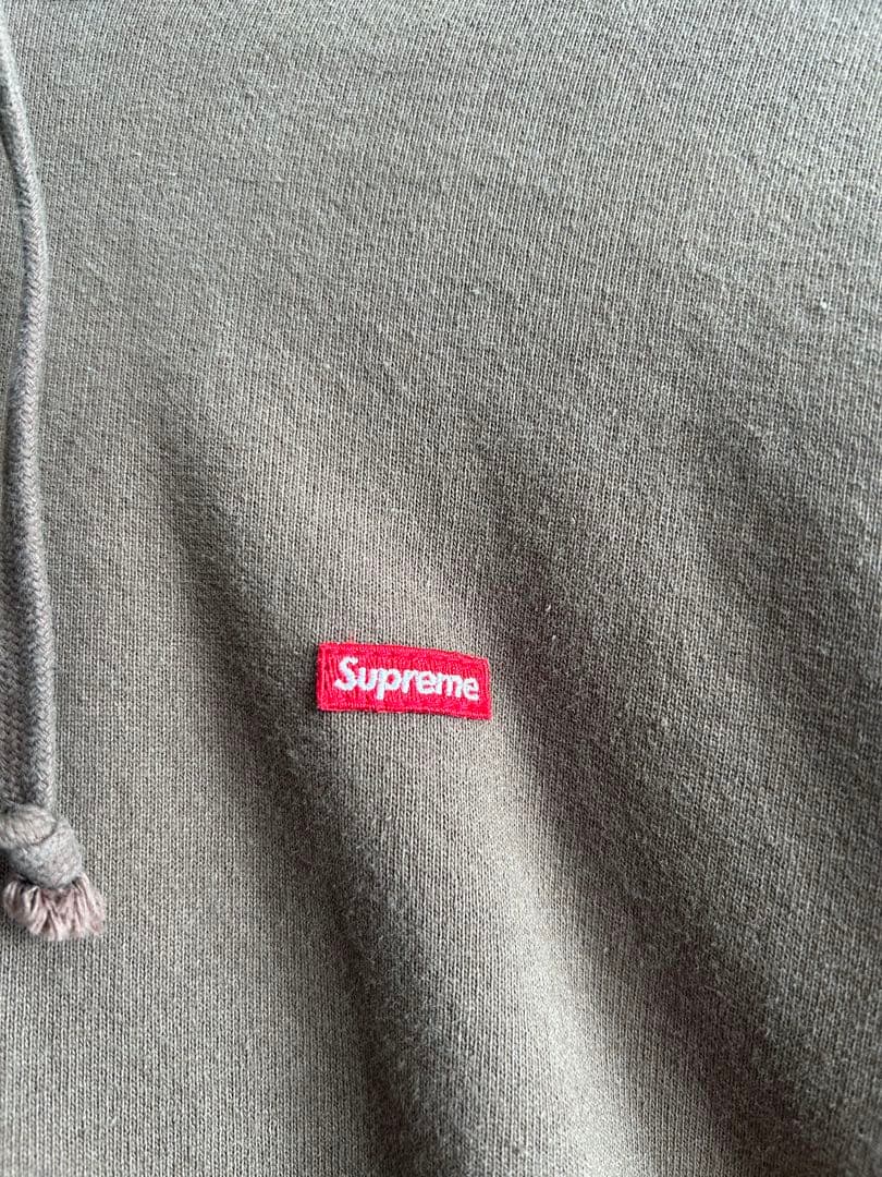 シュプリームスモールボックスロゴパーカー