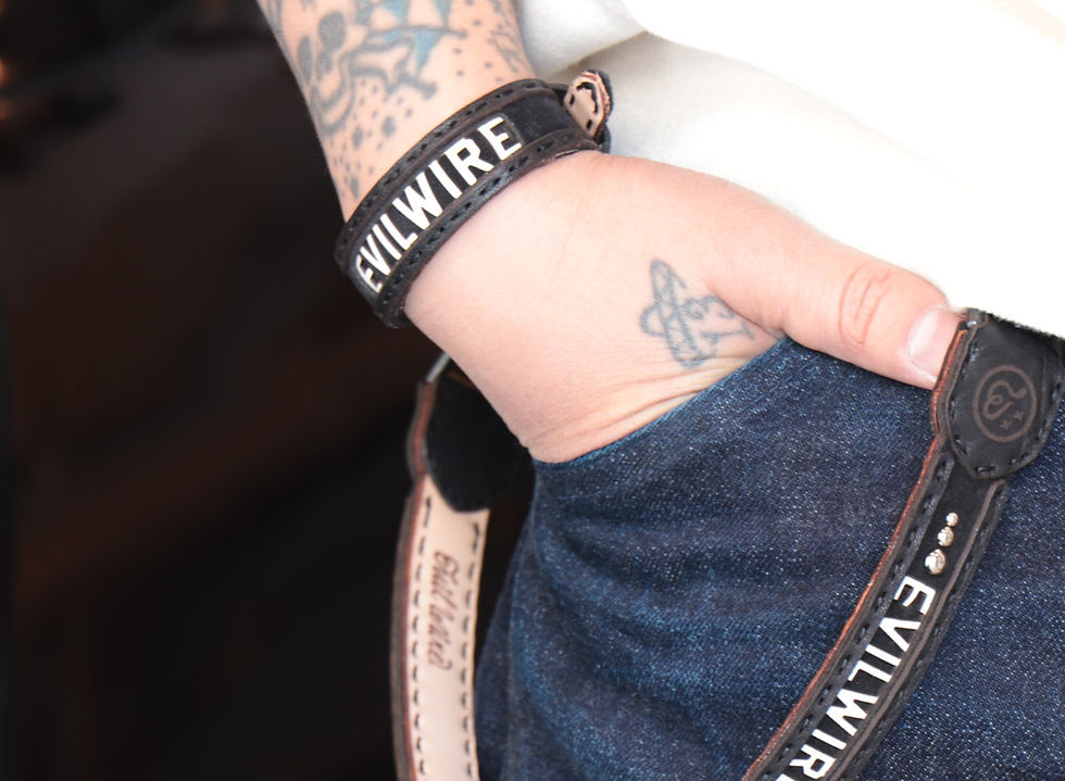 B'z Exhibition OJAGADESIGNレザーブレスレット B'z 【公式通販】