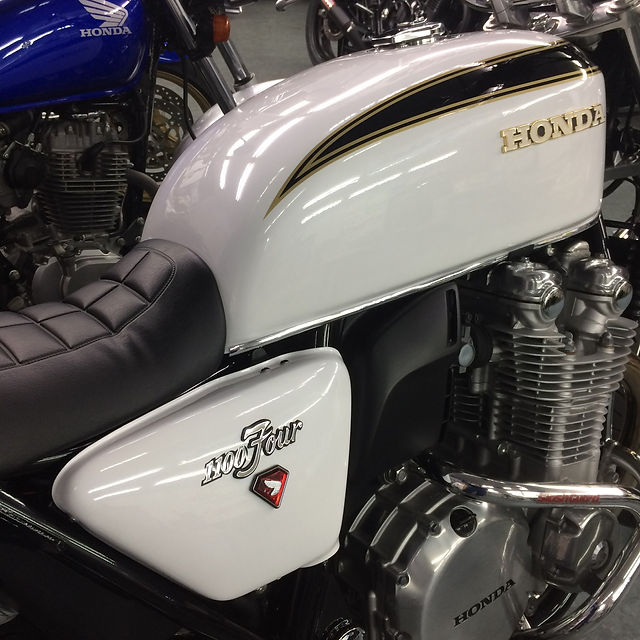 CB1100 ホワイトハウスKOタイプタンク ディスプレイ用