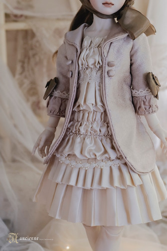 68センチアンティークドール用ドレス アイボリー フリル付きドレスと