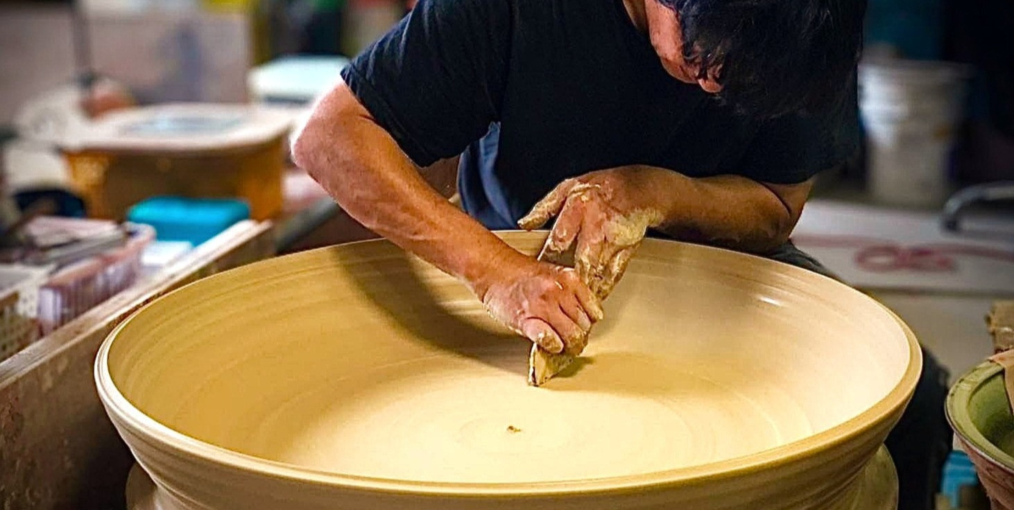 2768 萩焼 春信窯 大和松緑作 香合 【公式通販】