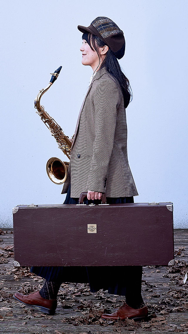 Biography - Saxophonist Sumika Tsujimoto | Official Site