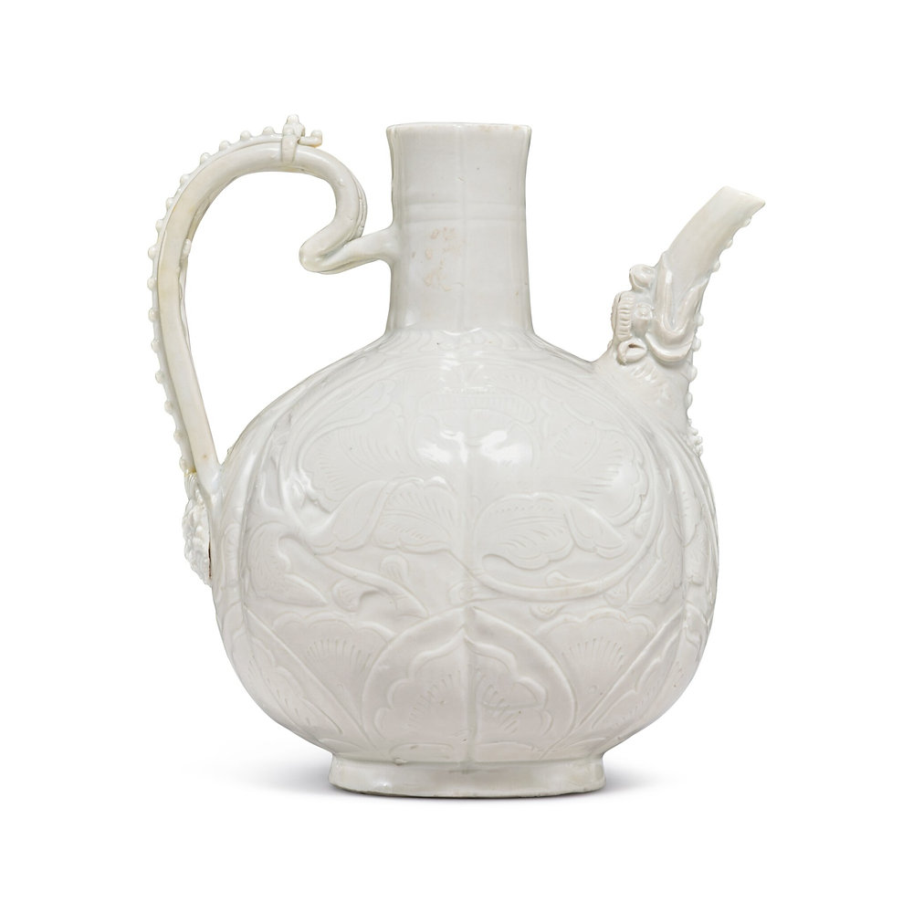 北宋時代 「東宮」銘 定窯白磁刻鳳凰花文銀縁平茶碗 骨董 古玩茶器WWTT007