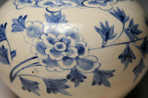 李朝 染付 花文壺 朝鮮古美術 | 骨董品買取 古美術遊美 西宮・芦屋・宝塚