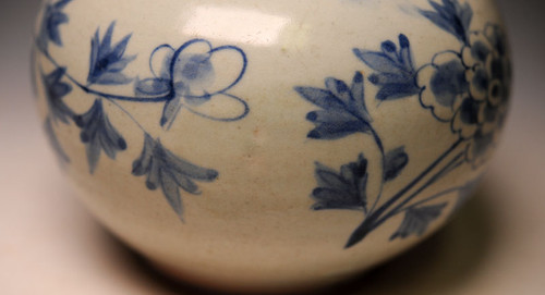 李朝 染付 花文壺 朝鮮古美術 | 骨董品買取 古美術遊美 西宮・芦屋・宝塚