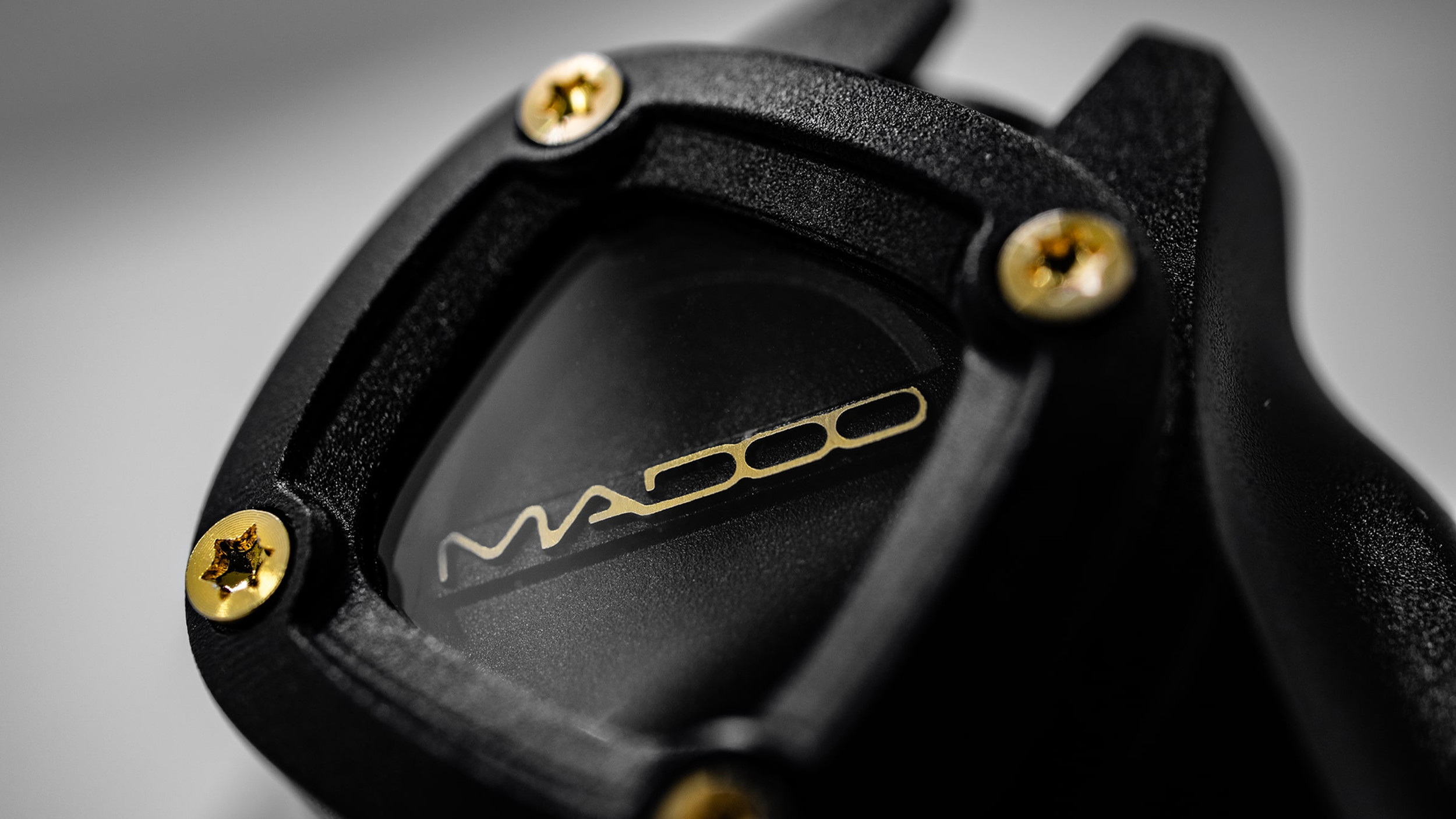 Typ512｜日本発エントリー高級イヤホン｜高音質サウンド MADOO