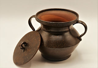 茶道具備前芋頭水指