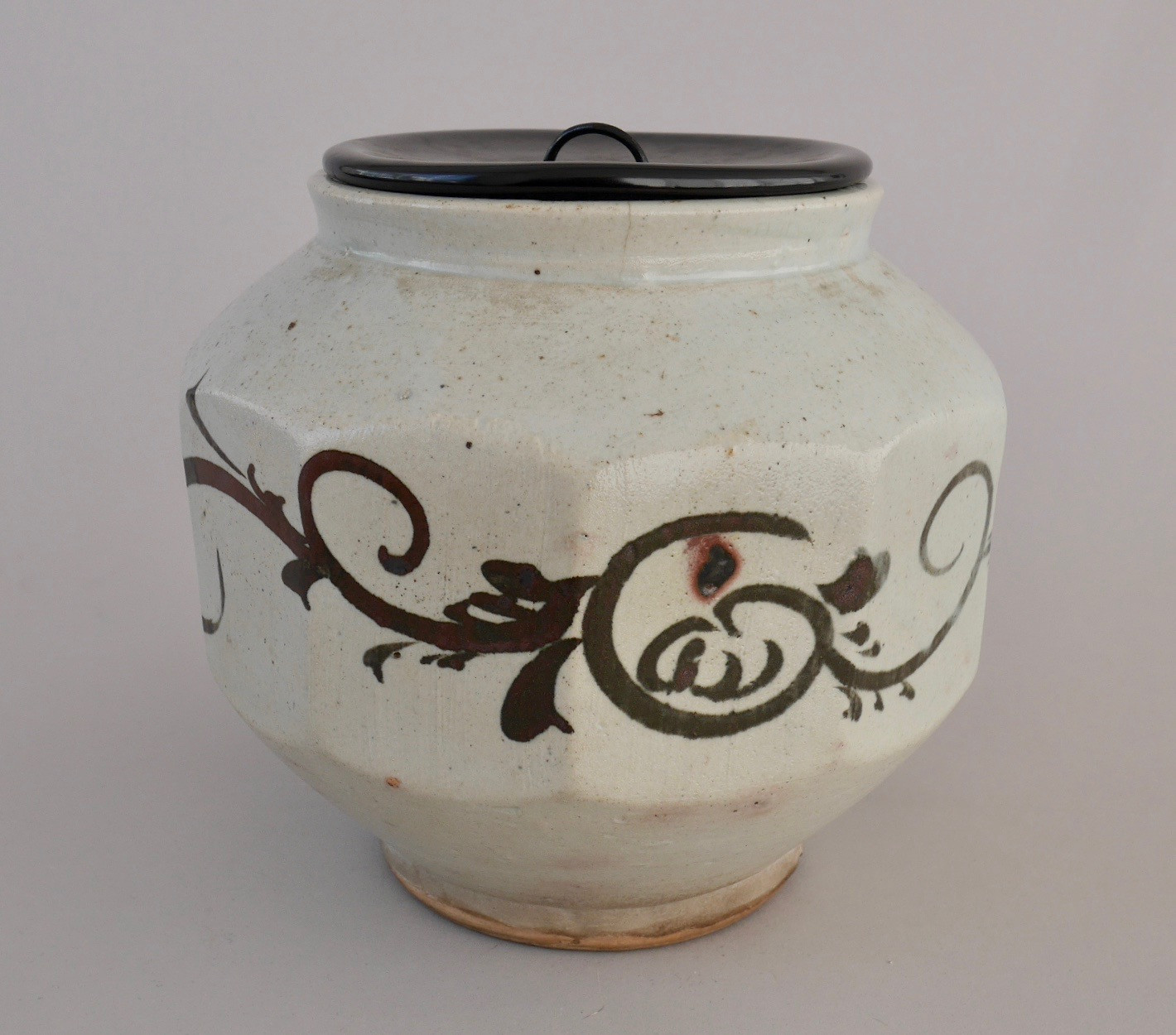 李朝 青白磁角徳利 陽刻 朝鮮美術 李朝 青白磁角徳利 陽刻 朝鮮美術 李