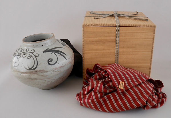 朝鮮美術 陶磁器 | 李朝白磁鉄絵熨斗文大壺 | gallery陽々youyou | 山梨県
