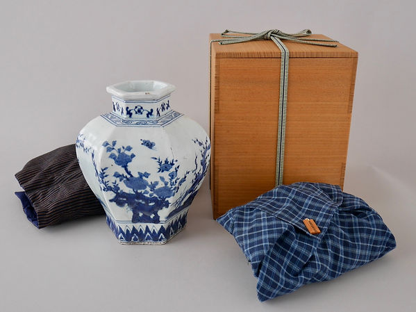 専用ページ❗】中国古陶磁器 清朝清代 青華 鳥に草花図 高