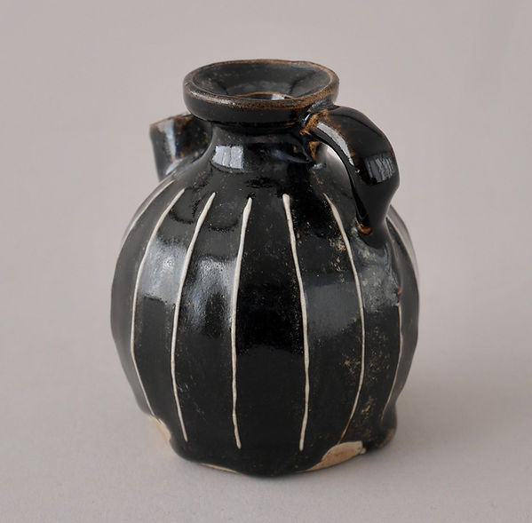 中国美術 陶磁器 | 磁州窯黒釉白堆文水注 北宋〜金 12C | gallery陽々