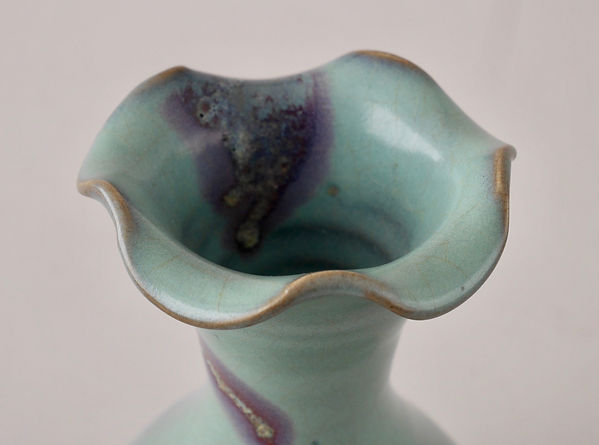 中国美術 陶磁器 | 鈞窯青磁紫班文花口瓶 元 13C | gallery陽々youyou