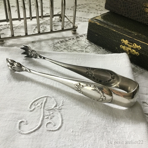 フランス アンティーク シルバープレート シュガートング リボン | Le