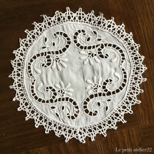 アンティーク 1880年頃 ミラネーゼレース 飛ぶ鳥 ボビン編リネン