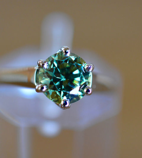 ナミビア産】デマントイドガーネット デマントイドガーネット