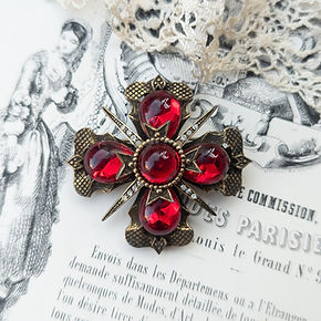 マ*ニ様 アンティーク 深い赤のガラスのブローチ ヴィンテージ 楽天